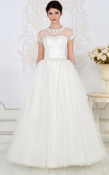 Embroidered Tulle A-Line Wedding Dress High-Neck Short-Sleeve Pleats