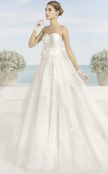 Sweetheart Tulle Wedding Dress with Bow and Appliques Ball Gown Wedding Dress