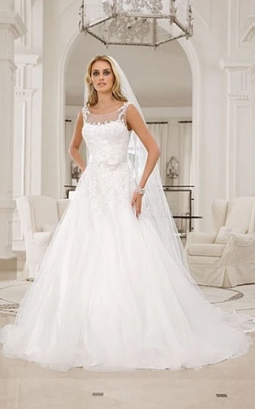 Sleeveless A-Line Tulle Wedding Dress with Appliques and Ruffles