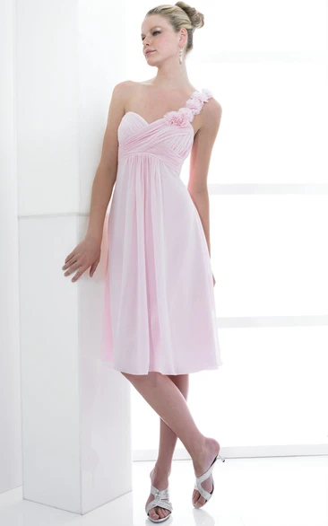 Sleeveless Chiffon One-Shoulder Bridesmaid Dress with Criss-Cross Knee-Length