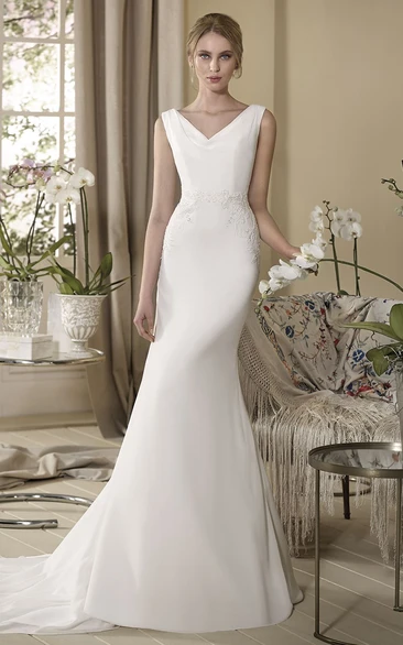 V-Neck Appliqued Chiffon Sheath Wedding Dress with Sleeveless Maxi Design