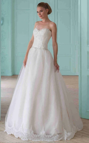 Crystal Detailing Sweetheart Tulle Wedding Dress Classic Ball Gown Style