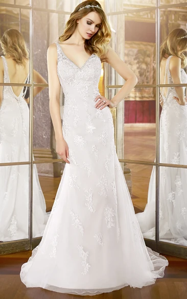 Lace Appliqued Sleeveless Mermaid Wedding Dress with V-Neck and Court Train