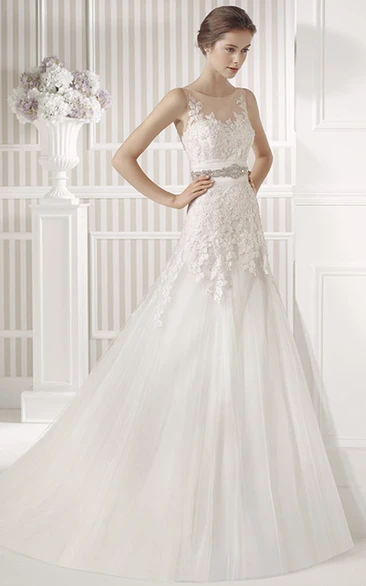 Appliqued Sleeveless A-Line Wedding Dress with Scoop Neck and Waist Jewelry