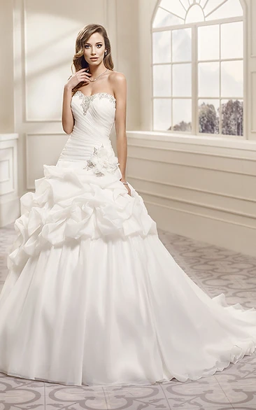 Sweetheart Organza Wedding Dress with Pick-Up and Beading Gorgeous Bridal Gown