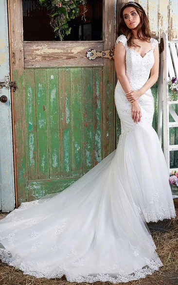 Lace Cap-Sleeve Trumpet Wedding Dress with Beading and Watteau Train Elegant Bridal Gown