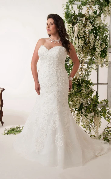 Trumpet Wedding Dress with Sweetheart Neckline and Applique Details