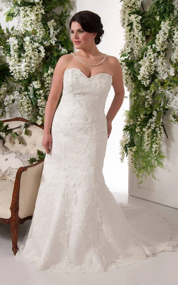 Lace Sweetheart Sheath Wedding Dress with Beading and Brush Train