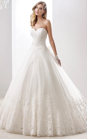 A-line Wedding Dress with Appliques and Back Bow Sweetheart Style