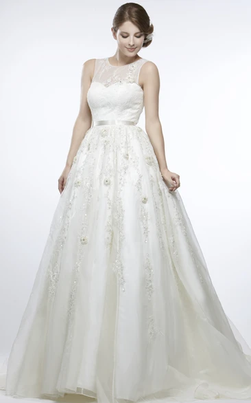 Floral Appliqued Tulle Scoop Wedding Dress with Illusion Court Train