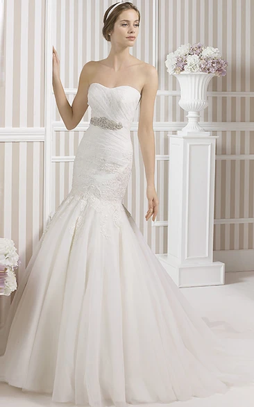 Strapless Trumpet Tulle Wedding Dress with Appliques and Waist Jewelry