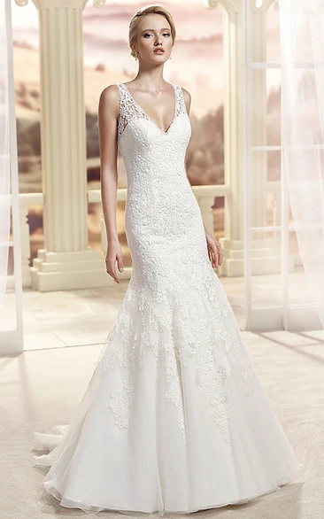 Sleeveless V-Neck Appliqued Lace Trumpet Wedding Dress