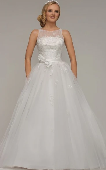 Beaded Tulle Ball Gown Wedding Dress with Appliques and Bow Scoop-Neck