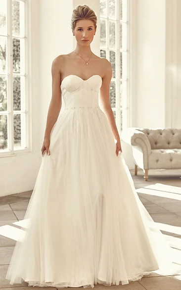 Pleated Tulle Wedding Dress with Sweetheart Neckline and Brush Train Floor-Length Bridal Gown