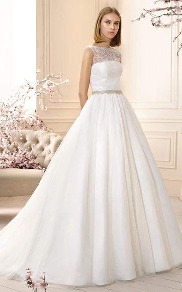 Floor-Length Sleeveless Ball Gown Wedding Dress with Pleats Unique Bridal Gown