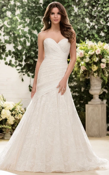 Long Trumpet Wedding Dress with Lace and Ruching Sweetheart Style