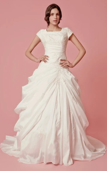 Vintage Ball Gown Wedding Dress with Short Sleeves