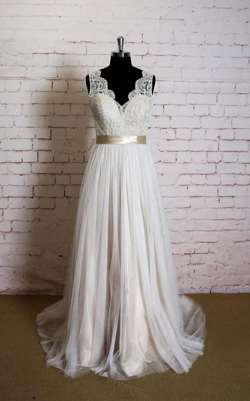 Champagne Lining V-neck Lace Wedding Dress with Sleeveless Design