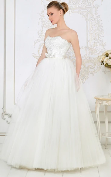 Strapless Tulle Ball Gown Wedding Dress with Appliques and Bow Floor-Length