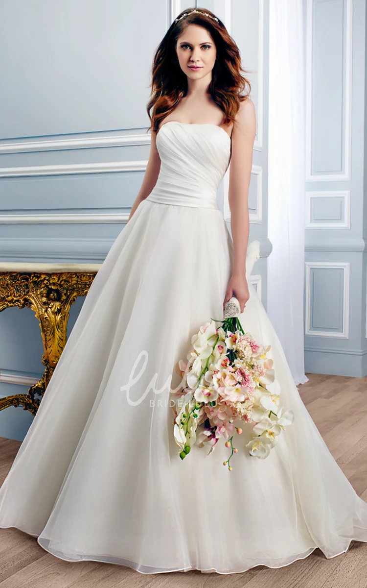 Strapless Ruched Chiffon Wedding Dress with Court Train Elegant Bridal Gown 2024