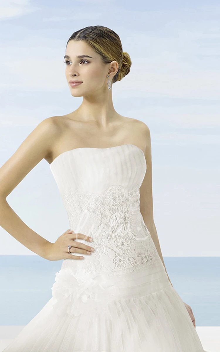 Floral Tulle A-Line Wedding Dress with Appliques and Pleats Sleeveless Floor-Length