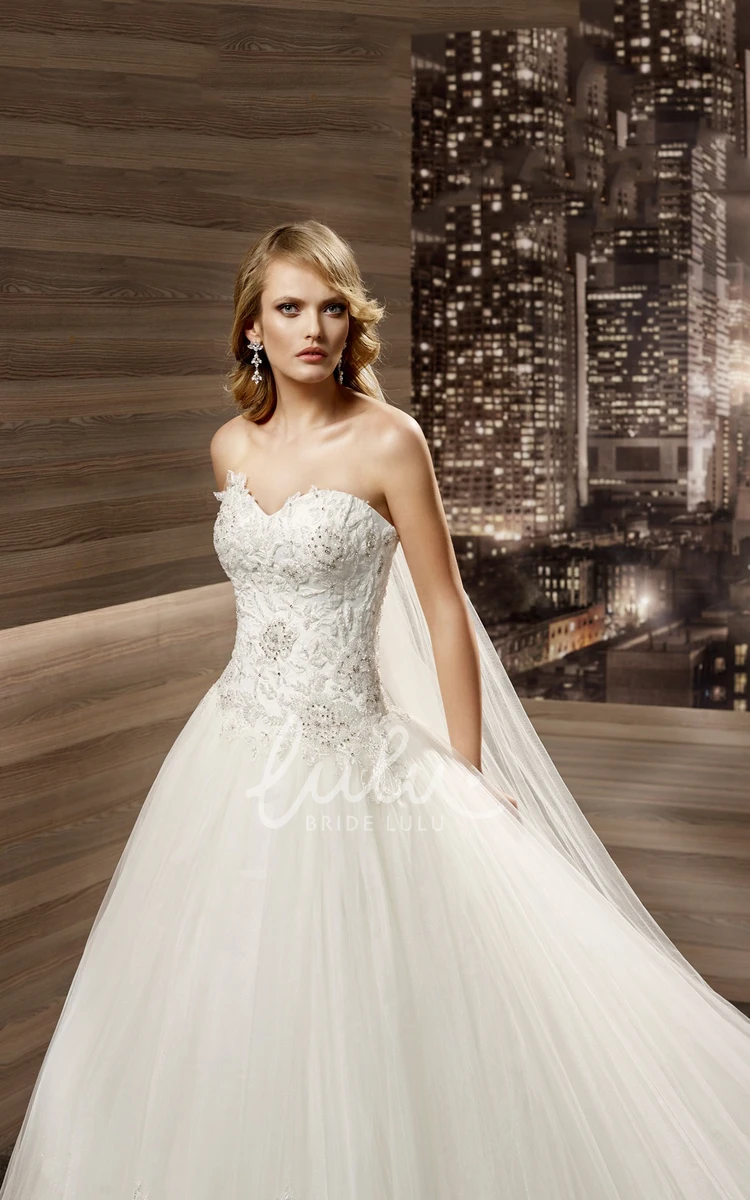 Fine Applique Sweetheart A-line Wedding Dress with Court Train Romantic Bridal Gown