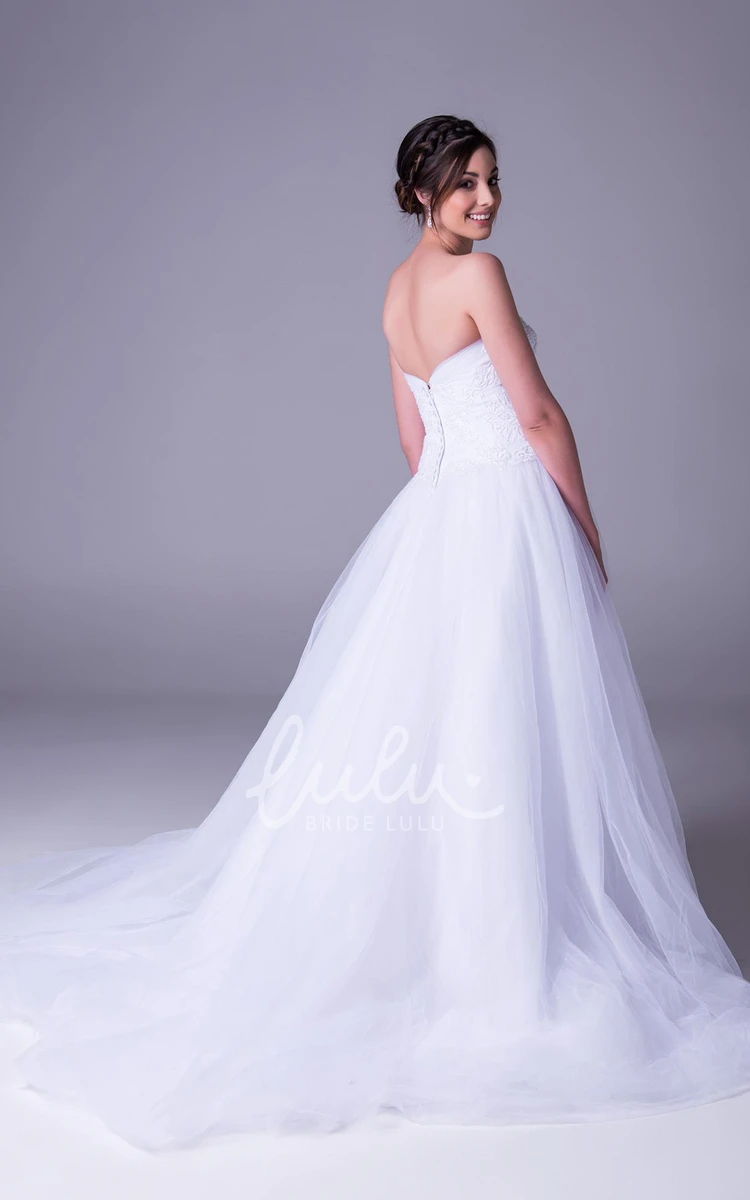 Sleeveless A-Line Tulle Wedding Dress with Sweetheart Neckline and Appliques