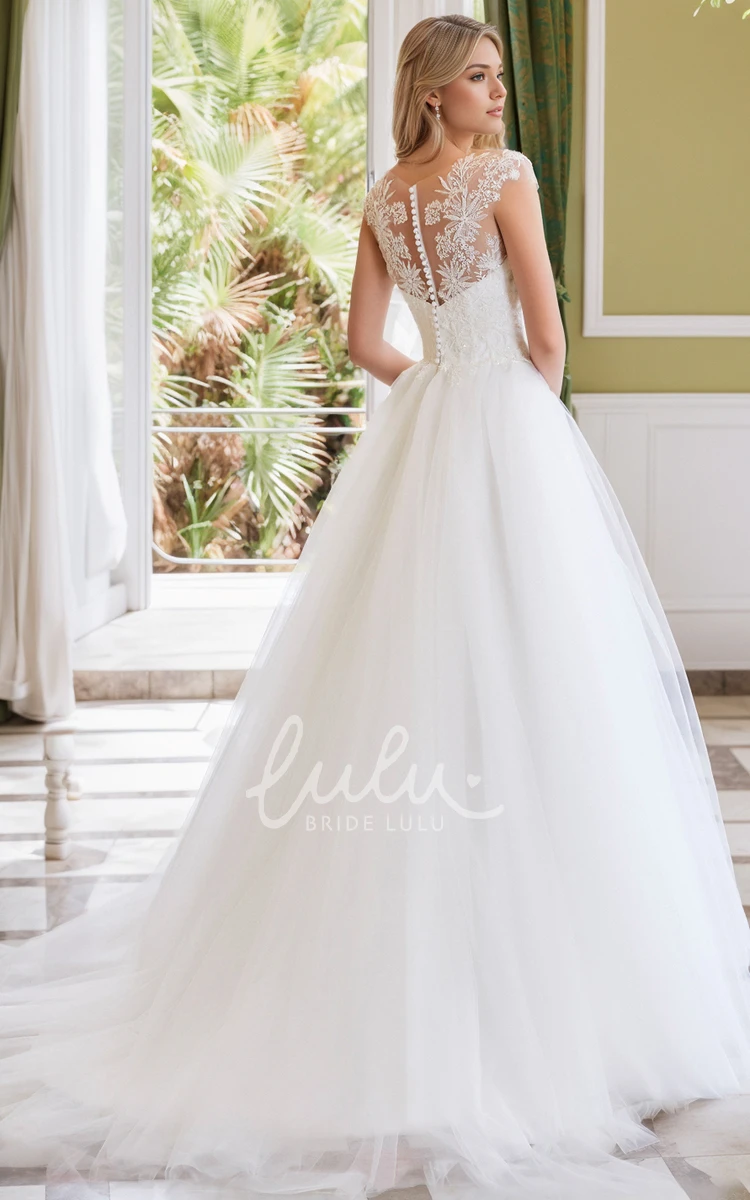 Romantic Adorable A-Line Jewel Sweetheart Neck Sleeveless Lace Appliques Tulle Wedding Dress Vintage Elegant Floor-length Sweep Train Button Illusion Back Bridal Gown
