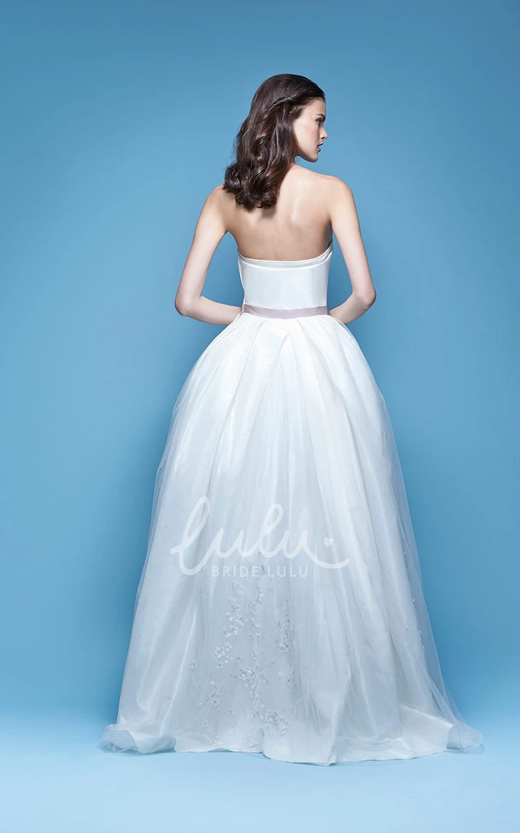 A-Line Tulle Wedding Dress with Appliques Strapless Sleeveless Floor-Length Bowed + Unique