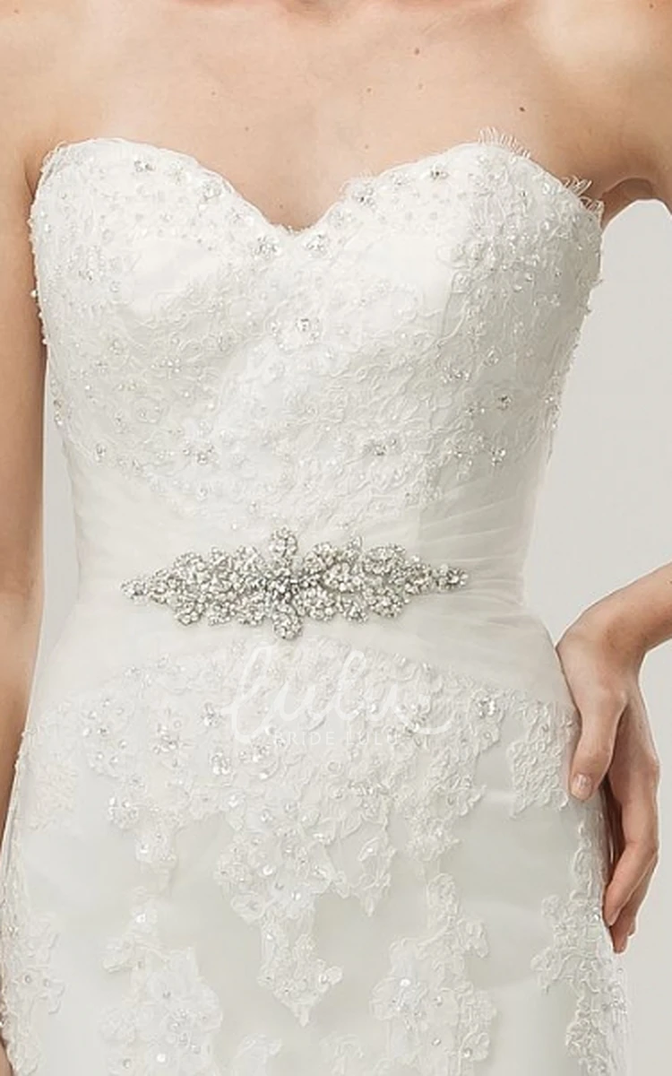 Sweetheart Jeweled Lace Trumpet Wedding Dress with Appliques Modern Bridal Gown