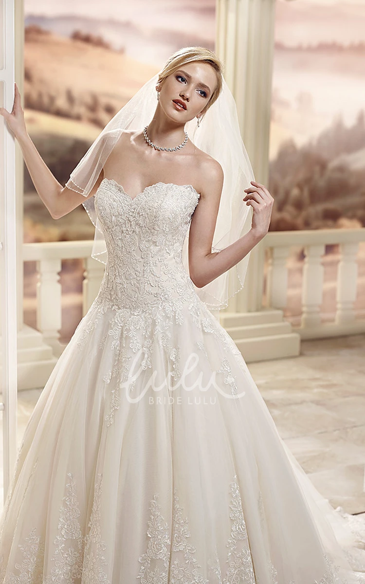 Lace Sweetheart A-Line Wedding Dress with Court Train Maxi Appliqued