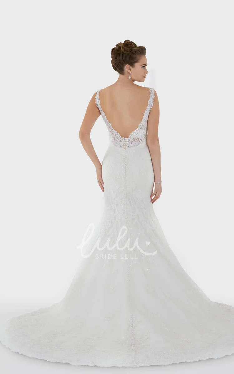 Lace Appliqued Trumpet Wedding Dress with V-Neck and Court Train