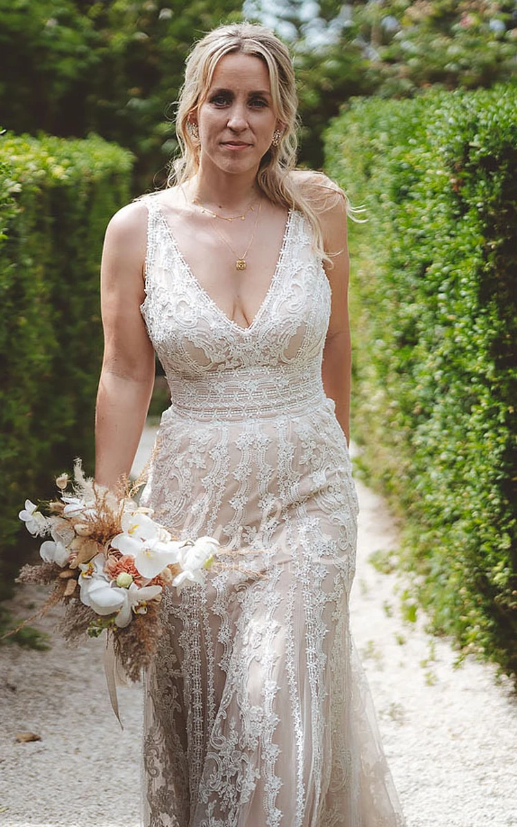 Bohemian Lace V-neck Mermaid Country Wedding Dress Bridal Gown with Open Back and Appliques