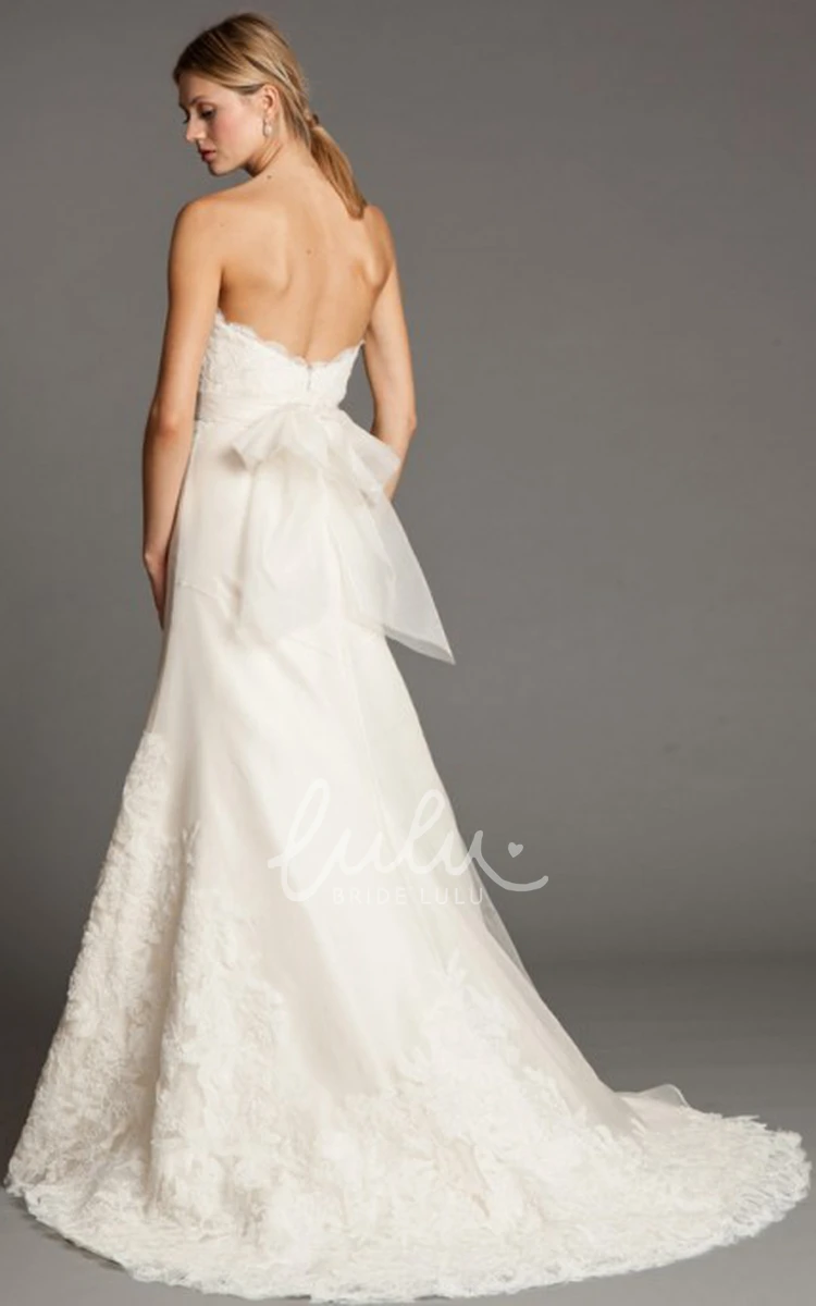 A-Line Sweetheart Lace Wedding Dress with Bow Floor-Length Sleeveless