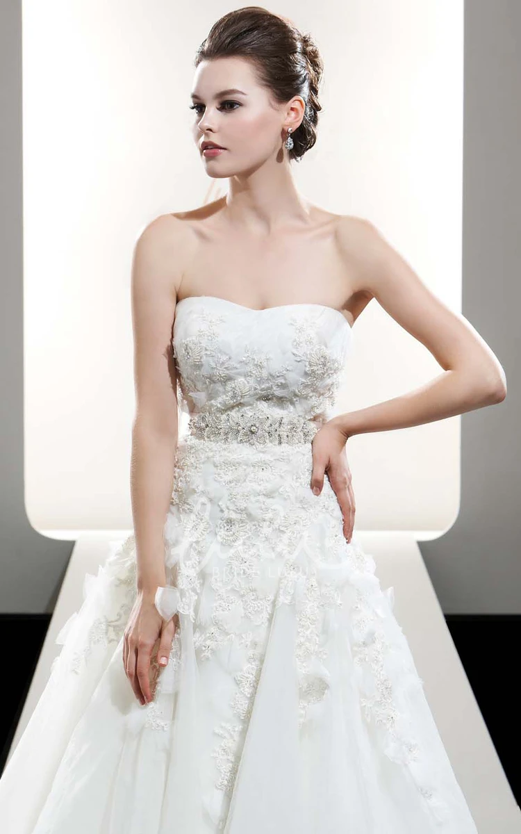 A-Line Lace Tulle Wedding Dress with Beading and Flowers Elegant Wedding Dress 2024