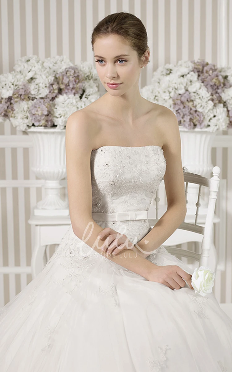 Sleeveless A-Line Tulle&Lace Wedding Dress with Appliques and Floor-Length