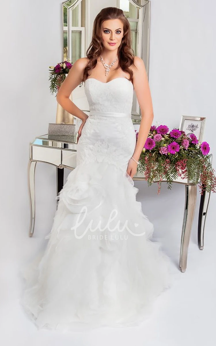 Strapless Ruffled Tulle Wedding Dress with Appliques Floor-Length Sleeveless Bridal Gown