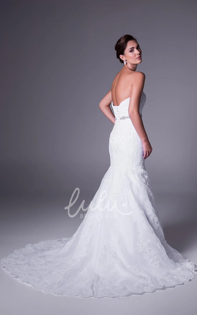Sleeveless Lace A-Line Wedding Dress with Sweetheart Neckline Appliques and Waist Jewelry