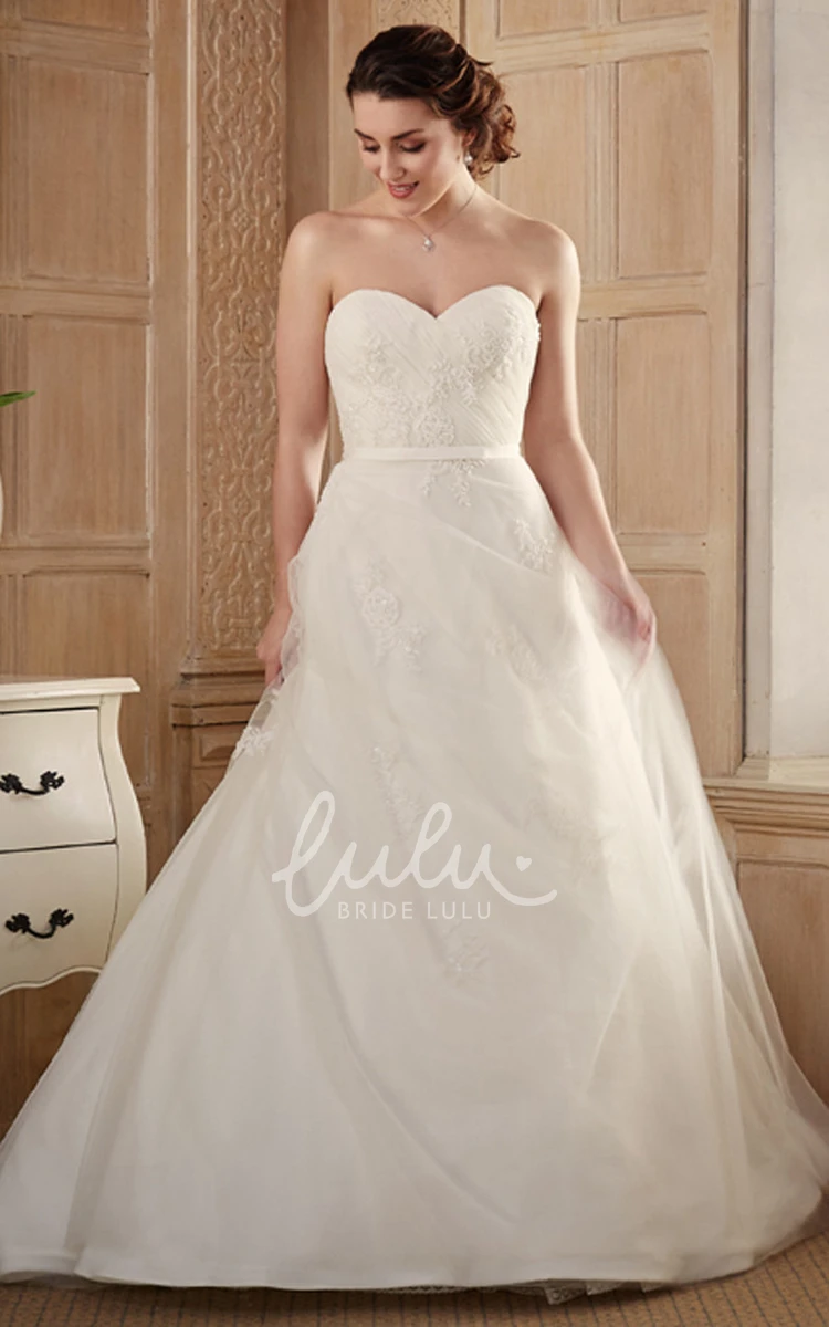 Maxi Appliqued Tulle Wedding Dress with Sweep Train Sweetheart Unique Bridal Gown 2025