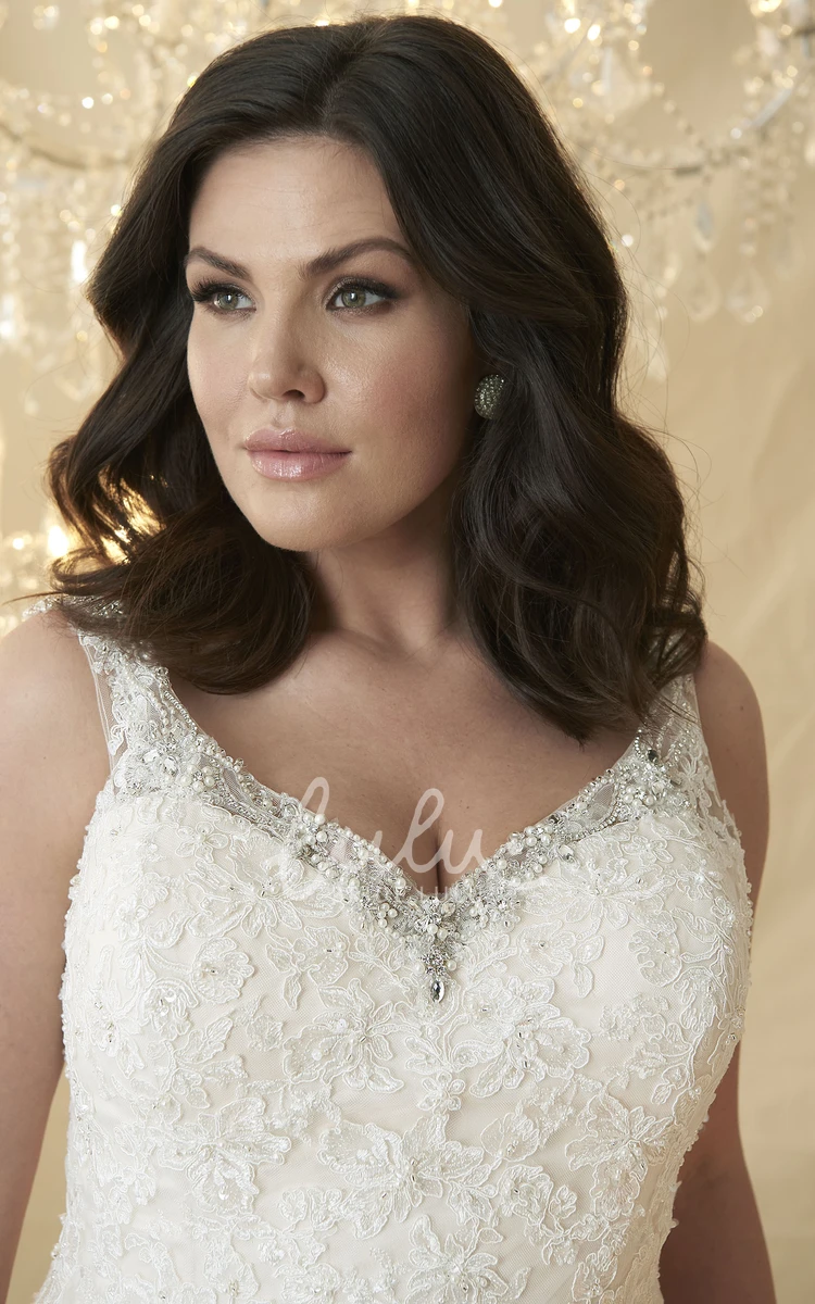 Long-Sleeveless Lace A-Line Plus Size Wedding Dress with Appliques Classy Bridal Dress