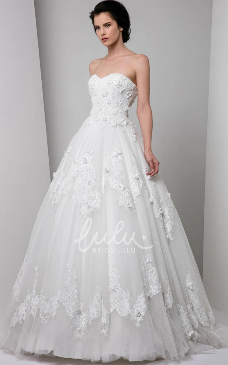 Strapless Tulle Wedding Dress with Appliques V-Back and Floor-Length Ball Gown Silhouette Classic Bridal Gown