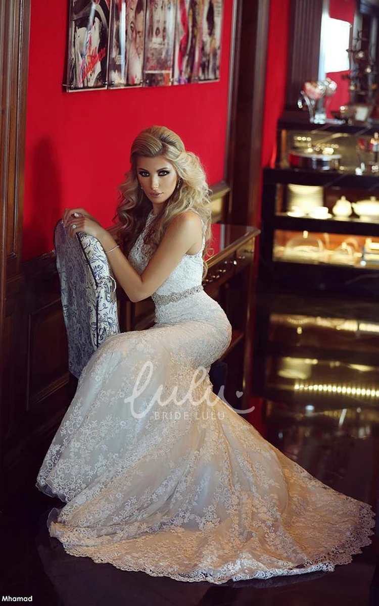 Gorgeous Lace Mermaid Warm Wedding Dresses Beadings Sweep Train Bridal Gowns With Bottons