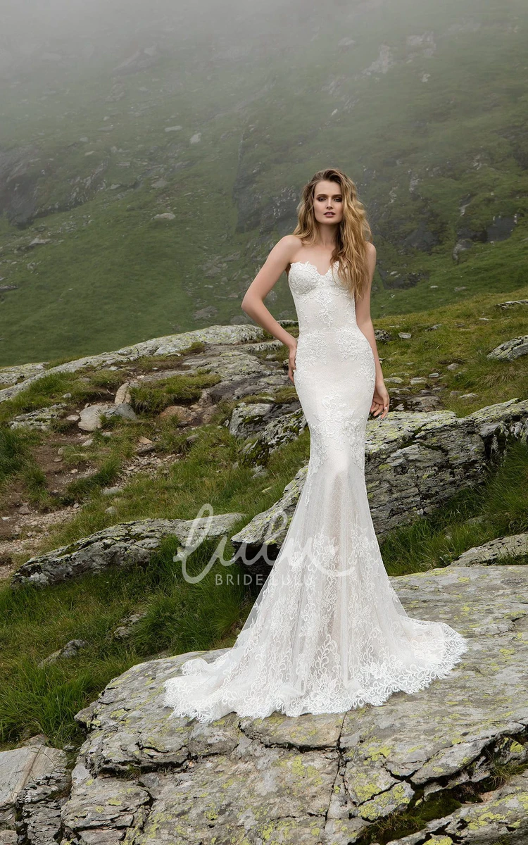 Sleeveless Lace Sheath Wedding Dress with Sweetheart Neckline