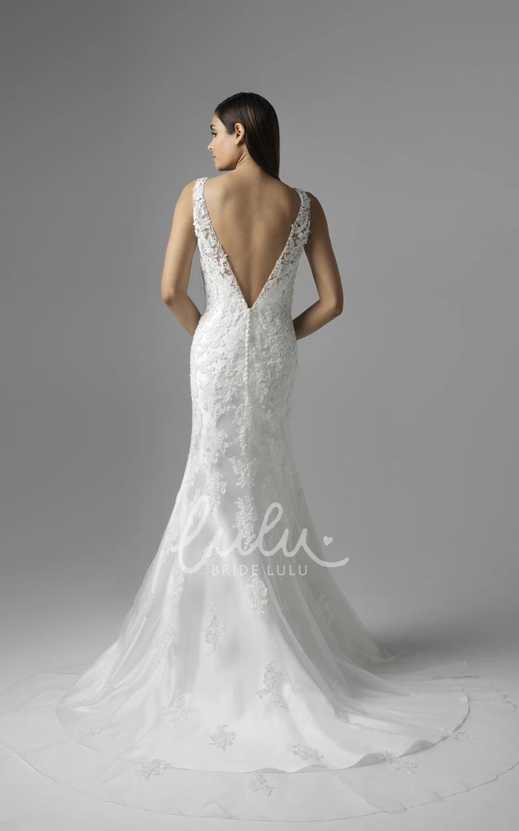 Sleeveless V-Neck Sheath Wedding Dress with Appliqued Lace&Tulle Chic Bridal Gown