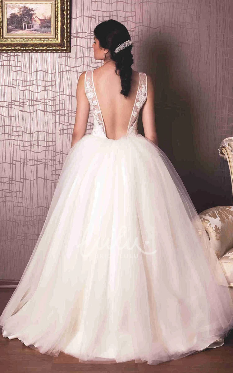 V-Neck A-Line Tulle Wedding Dress Long Sleeveless Appliqued