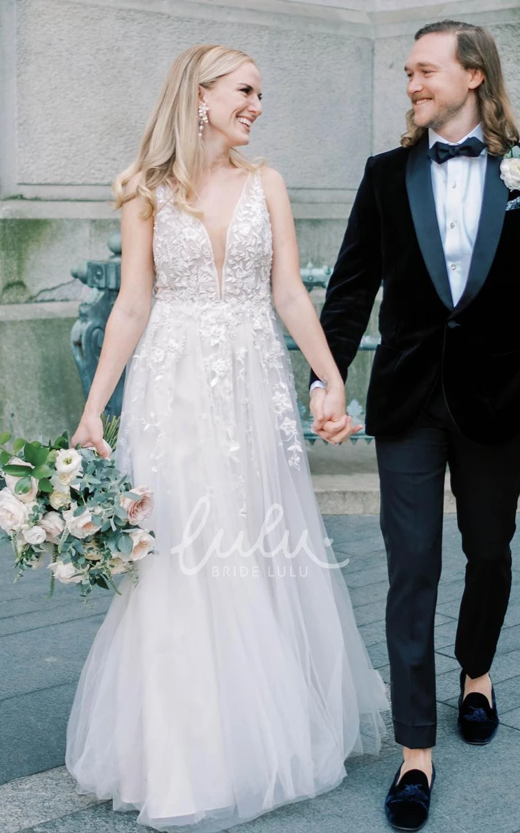 V-Neck Bohemia Lace Applique Adorable Tulle Illusion Strap Open Back Wedding Gown