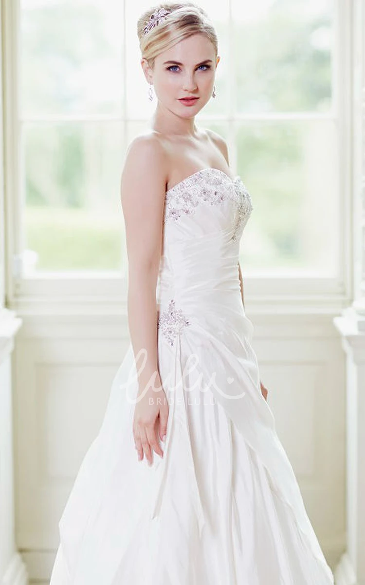 A-Line Taffeta Ruched Wedding Dress with Sweetheart Neckline