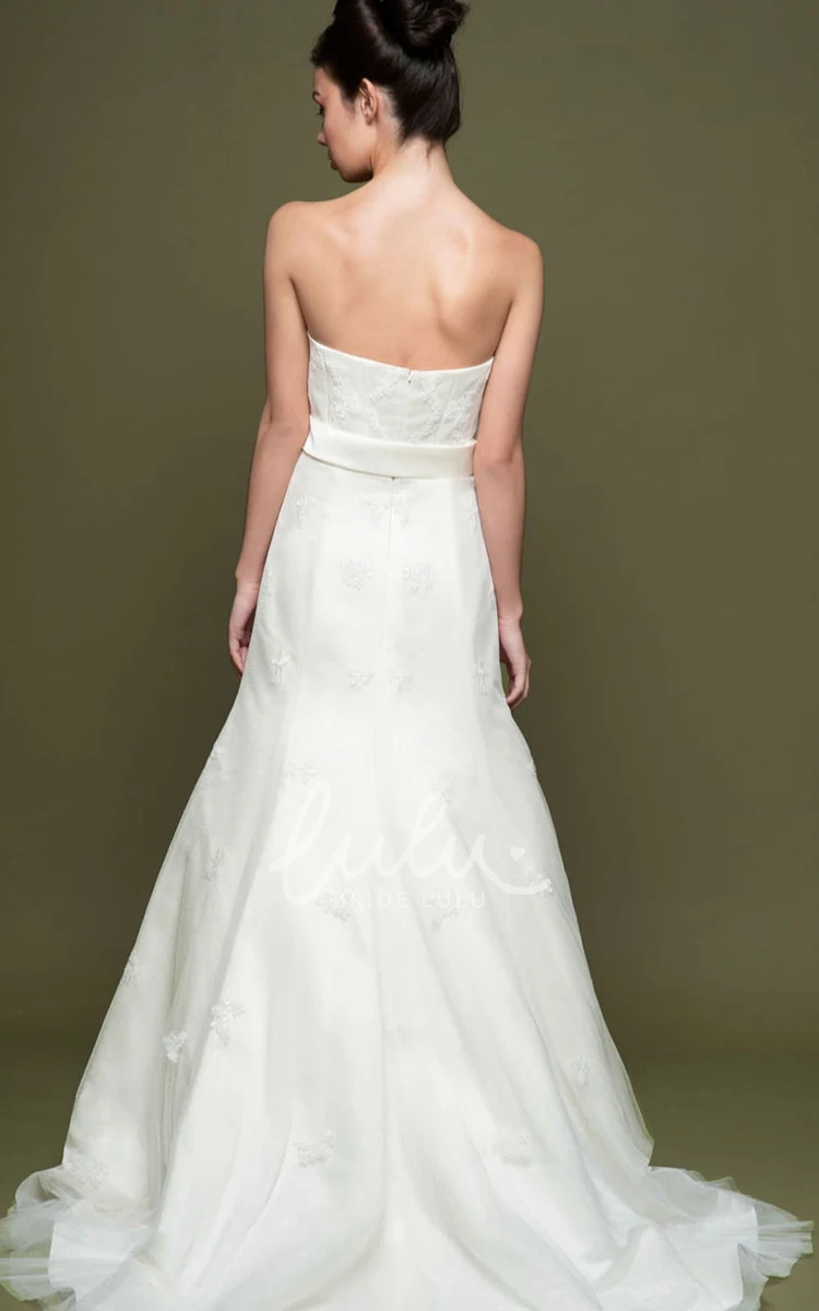 Satin Strapless V-Back Wedding Dress with Appliques and Court Train