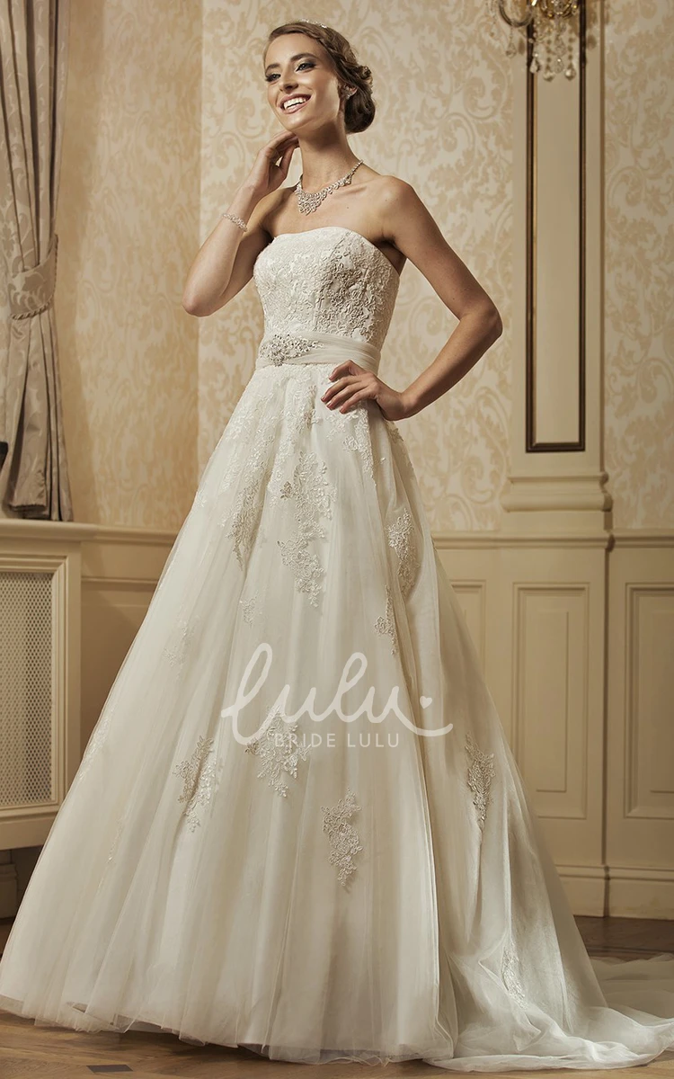 Sleeveless A-Line Tulle Wedding Dress with Appliques and Waist Jewelry Elegant Wedding Dress