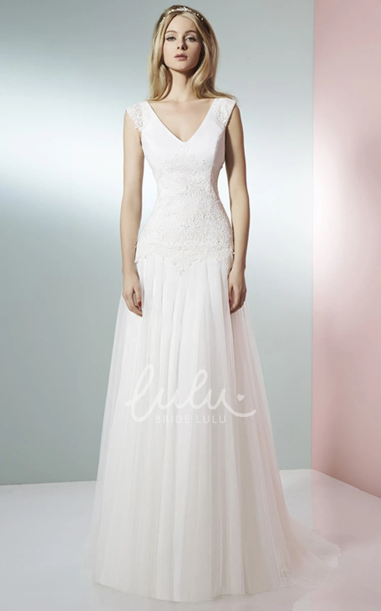 Maxi Appliqued Tulle Wedding Dress with V-Neck and Court Train V-Neck Wedding Dress